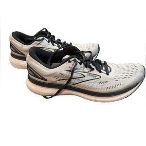Womens Brooks Glycerin 19 Running Shoes. Size 11M. White/LightGry/Black.Preowned